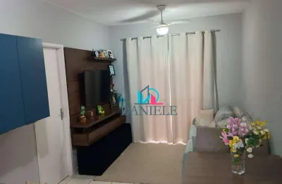 Casa térrea com 2 dormitórios localizada no condomínio villaggio do sol.