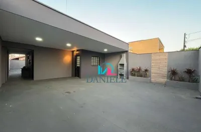 Casa térrea com 2 dormitórios localizada no parque igaçaba.