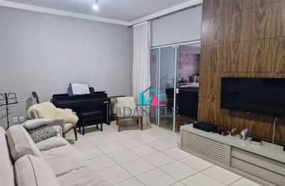 Casa com 4 quartos à venda na Avenida Luiza Helena de Barros, --, Vila Harmonia, Araraquara