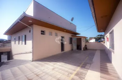 Casa 03 dormitorios edicula no subsolo area comercial