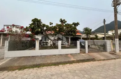 Casa 03 quartos  sendo 01 suíte, à venda,  praia de fora, palhoça sc.