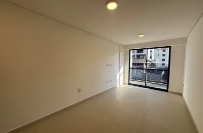 Apartamento à venda na praia de intermares. otima localização, bairro tranquilo e seguro. bairro familiar, planejado e arborizado.