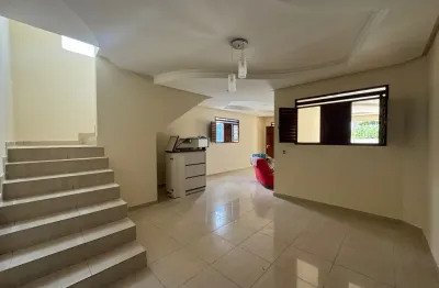 Linda casa no bairro castelo branco! perto de tudo o que precisa para o seu dia a dia!!! para você que procura um boa moradia e qualidade de vida.