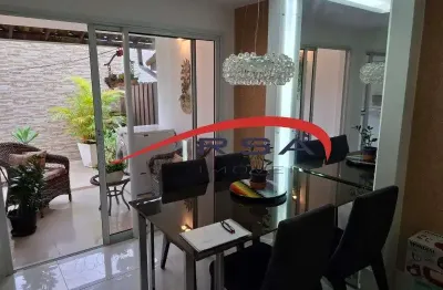 Imperdível oportunidade de adquirir uma casa em condomínio na freguesia (jacarepaguá), rio de janeiro-rj - 3 quartos, 1 suíte, 1 sala, 3 banheiros, 2 vagas de garagem, 148m²!