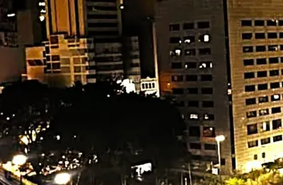 Studio no mirante do vale, com janelas pro vale do anhangabaú