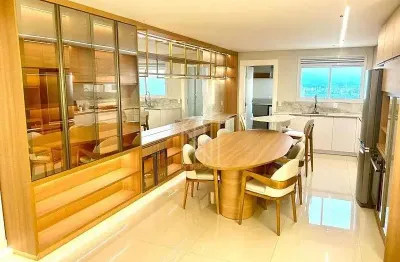 Apartamento com 3 quartos para alugar na Rua 3770, 450, Centro, Balneário Camboriú