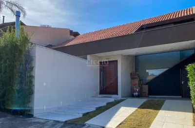 Casa no urbanova - térrea com mezanino - condomínio no recanto da serra 3 suítes (1 americana) 180 m² de construção