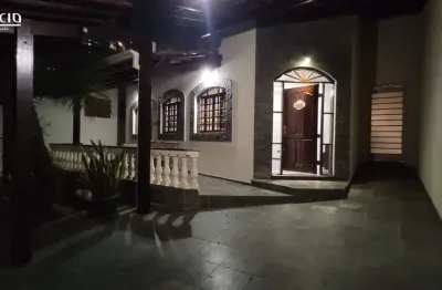 Casa no jardim das industrias com 5 dormitótios sendo 1 suite
