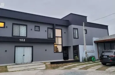 Sobrado a venda localizado no condomínio bosque dos manacas com 350m²  de terreno e 230m² de área construída!