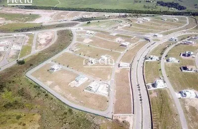 Terreno plano no condominio colinas do paratehy com 785m2 plano