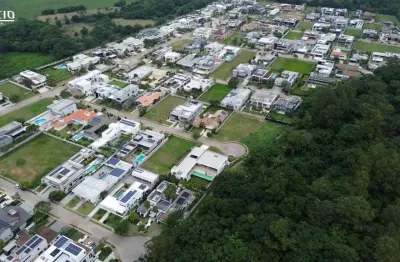 Terreno à venda  - 1.200 m² Quadra H no Condomínio Chácaras Serimbura em São José dos Campos.
