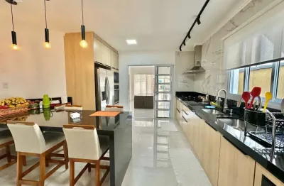 Linda casa em condomínio no jardim das colinas são josé dos campos