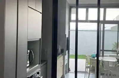Casa terrea a venda localizada no malibu, com 3 dormitórios sendo 1 suíte!