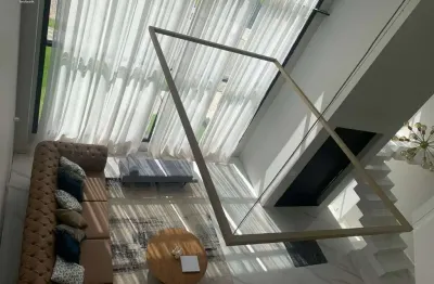 Casa de 600m2 de construção no condomínio reserva do paratehy sul