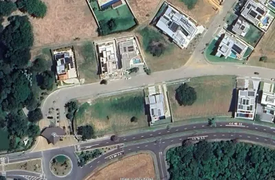 Terreno á venda com vista dos fundos para área de preservação - condomínio reserva do paratehy - quadra j - 714,55 m²