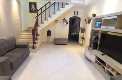 Sobrado a venda localizado no bosque dos ipês, com 3 dormitórios, sendo 1 suíte!