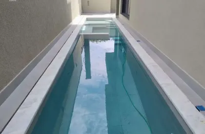 Casa à venda com 4 suítes no condomínio malibu  em caçapava