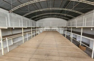 Galpão com 850 m2 com excelente localização no jardim satélite