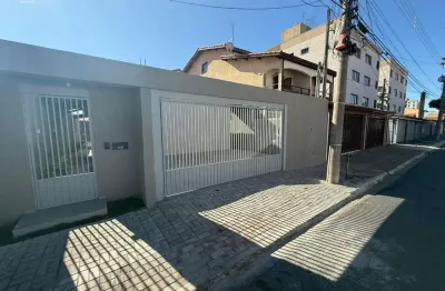 Casa em revitalização de terreno inteiro no jardim das industrias