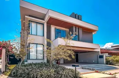 Sobrado luxuoso de esquina à venda cond. jardim do golfe 3 - infra elevador - 5 amplas suítes