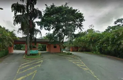 Terreno com pé na represa em condomínio fechado com 5.457m2 em jacareí-sp