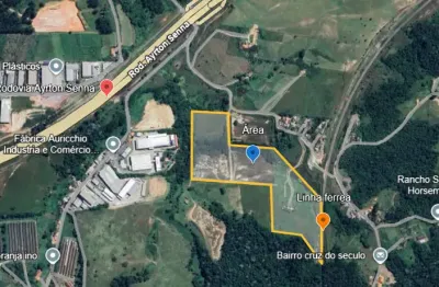Oportunidade única: área de 100.000 m² com potencial multimodal e frente ferroviária!