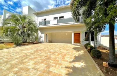 Lindo sobrado, 4 suítes, piscina, condomínio fechado, próximo ao centro e parque ecológico