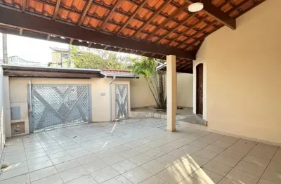Casa à venda com 2 quartos, 1 suíte, 2 salas, 2 banheiros, 4 vagas de garagem e 150,00 m² de área no jardim bela vista, piscina, indaiatuba-sp. venha conferir!