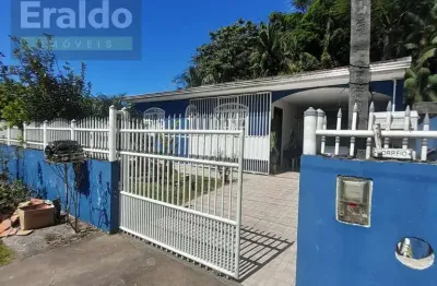 Casa com 3 quartos à venda na Rua Horácio Alves, 174, Bom Retiro, Matinhos