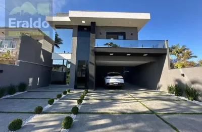 Casa com 4 quartos à venda na Rua Alemanha, 17, Atami, Pontal do Paraná