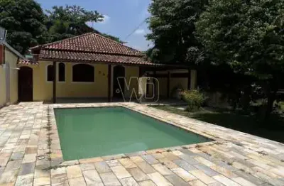 Já pensou, ter uma área verde, com piscina e churrasqueira há apenas 2 munitos do centro de itaboraí?
