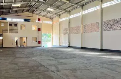 Completo para atender empresas, com rampa, vestiários e salas