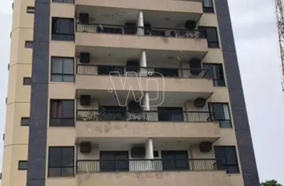 Apartamento 2 qtos medindo 100m², varandão, salão amplo, dependência de empregada.
