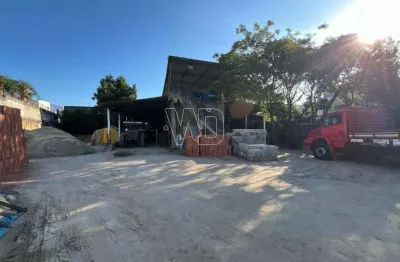 Vendo área de esquina na avn. principal junto e junto ao min. público