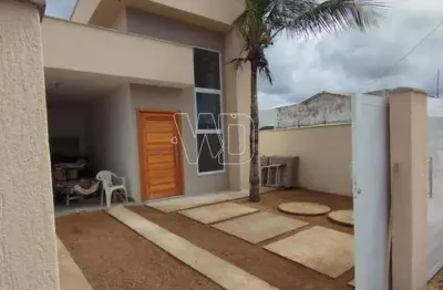 Excelente casa de 02 quartos com suite, amplo quintal e duas vagas no Manu Manoela