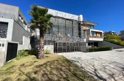 Casa moderna em fase final de acabamento alphaville