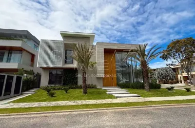 Casa à venda triplex com 5 suítes, elevador, piscina e espaço gourmet – condomínio alphaville barra da tijuca