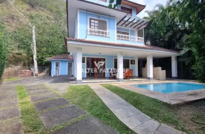 Casa triplex em condomínio fechado – bela floresta, vargem pequena (rj)