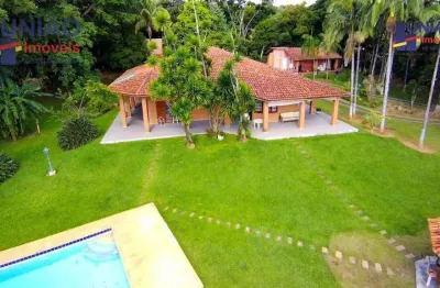 Chácara com 5.000m² em indaiatuba, com casa principal com 04 dormitórios e casa de caseiro, rodeado por muita área verde.