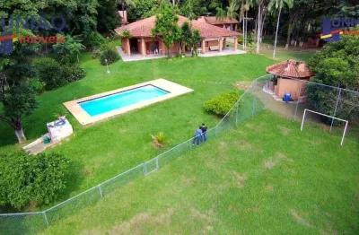 Chácara com 5.000m² em indaiatuba, com casa principal com 04 dormitórios e casa de caseiro, rodeado por muita área verde.