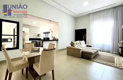 Casa em condomínio fechado, 03 suítes, armários planejados em todos os ambientes.