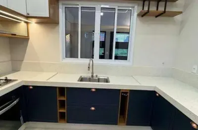 Casa nova, acabamento de alto padrão, 03 dormitórios (sendo 01 suíte),  planejados de primeira linha.