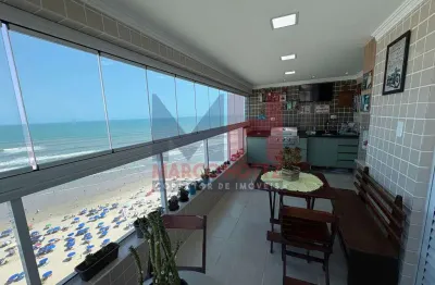 Apartamento 3 dormitórios frente mar com elevador privativo!