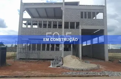 Galpão industrial para alugar com 700m2 de área útil em terreno de 1000m2, pé direito de 12m.