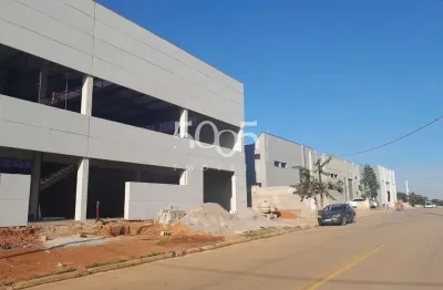 Galpão industrial com 1.500m² de área construída e 2.000m² de área total