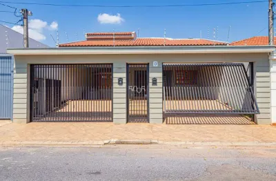Casa à venda no Bairro Presidente Médici em Itu, com 275m² de área construída em um terreno de 400m²