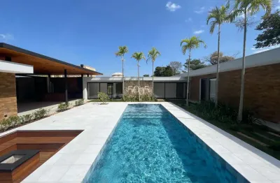 Casa à venda no condomínio Terras de São José l, com 785m² de área construída e 2922m² de área total.