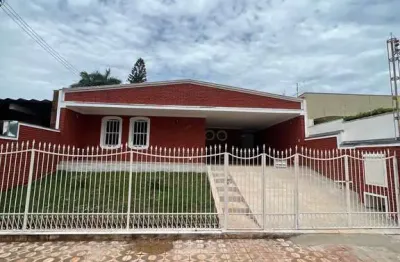 Casa com 3 quartos à venda no Centro, Barretos 