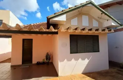 Casa com 3 quartos à venda no Centro, Barretos 