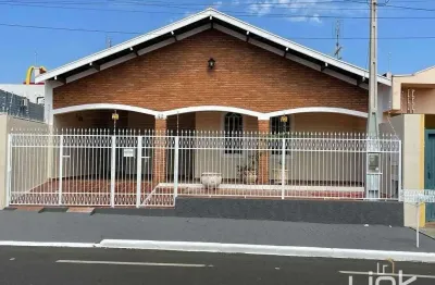 Casa com 3 quartos à venda no Centro, Barretos 